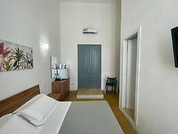 Onlyrooms V - Central & Train Station
