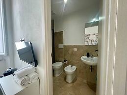 Onlyrooms V - Central & Train Station