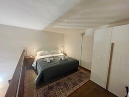 Onlyrooms V - Central & Train Station