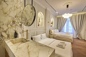 Ermou 99 Intelligent Private Suites