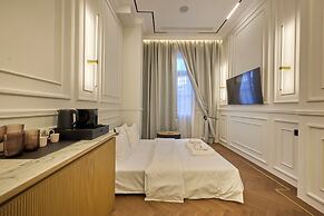 Ermou 99 Intelligent Private Suites