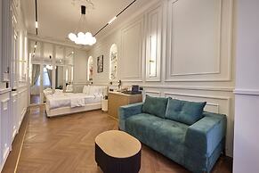 Ermou 99 Intelligent Private Suites