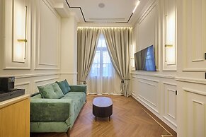 Ermou 99 Intelligent Private Suites