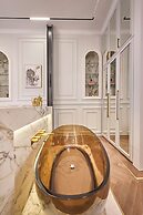 Ermou 99 Intelligent Private Suites