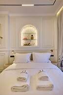 Ermou 99 Intelligent Private Suites