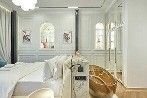 Ermou 99 Intelligent Private Suites