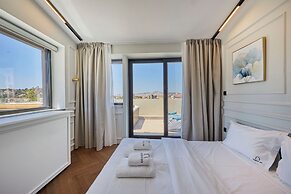 Ermou 99 Intelligent Private Suites