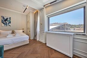 Ermou 99 Intelligent Private Suites