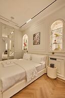 Ermou 99 Intelligent Private Suites