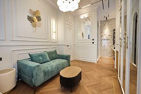 Ermou 99 Intelligent Private Suites