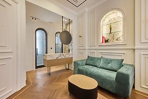 Ermou 99 Intelligent Private Suites