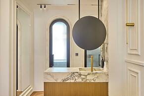 Ermou 99 Intelligent Private Suites