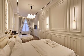 Ermou 99 Intelligent Private Suites