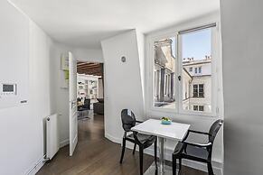Cozy 2BR Near Parc Monceau & Opera