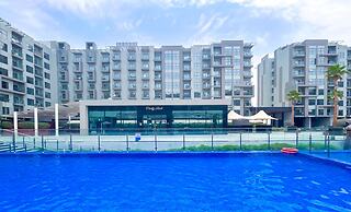 Bright 2bed Family Home: Pool, Gym & Kids Play
