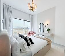 Bright 2bed Family Home: Pool, Gym & Kids Play