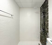Bright 2bed Family Home: Pool, Gym & Kids Play
