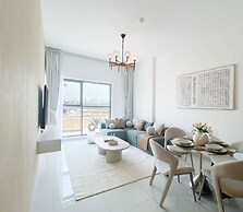 Bright 2bed Family Home: Pool, Gym & Kids Play