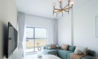 Bright 2bed Family Home: Pool, Gym & Kids Play