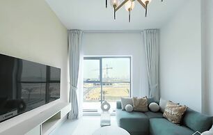 Bright 2bed Family Home: Pool, Gym & Kids Play