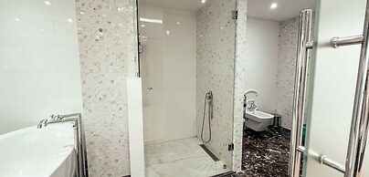 DELUXE MIRAFLORES DUPLEX