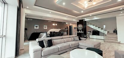 DELUXE MIRAFLORES DUPLEX