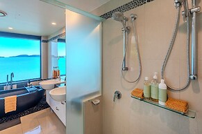 Edge 18 Waterfront Luxury