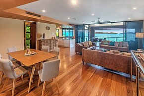 Edge 18 Waterfront Luxury