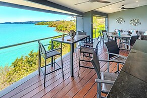 Edge 18 Waterfront Luxury
