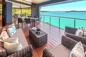 Edge 18 Waterfront Luxury
