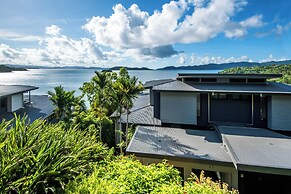 Edge 18 Waterfront Luxury