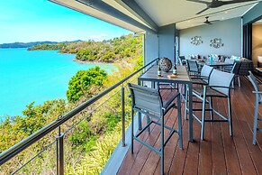 Edge 18 Waterfront Luxury