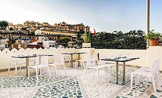 Hotel Jheel Mahal