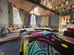 Sunshine Cafe & Cottage Riverside