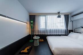 CommonHotel