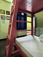 XTSY Travellers Hostel