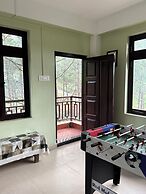 XTSY Travellers Hostel