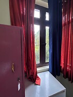 XTSY Travellers Hostel