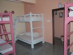 XTSY Travellers Hostel