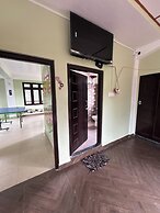 XTSY Travellers Hostel