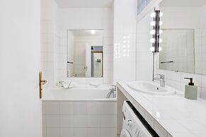 Charming 1BR Steps from Saint-Germain