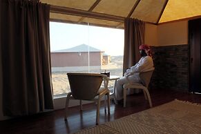 Silent Dunes Camp
