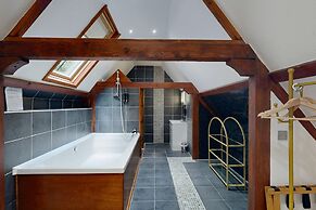 High Tor Hotel