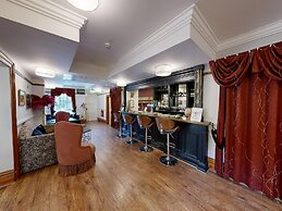 High Tor Hotel