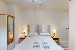 High Tor Hotel