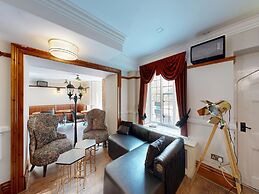 High Tor Hotel