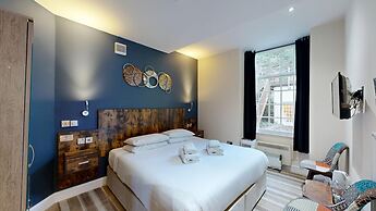 High Tor Hotel