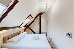 High Tor Hotel