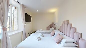 High Tor Hotel