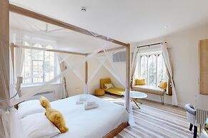 High Tor Hotel